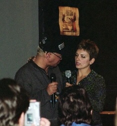 Teryl Rothery im Gesprch mit einem Fan